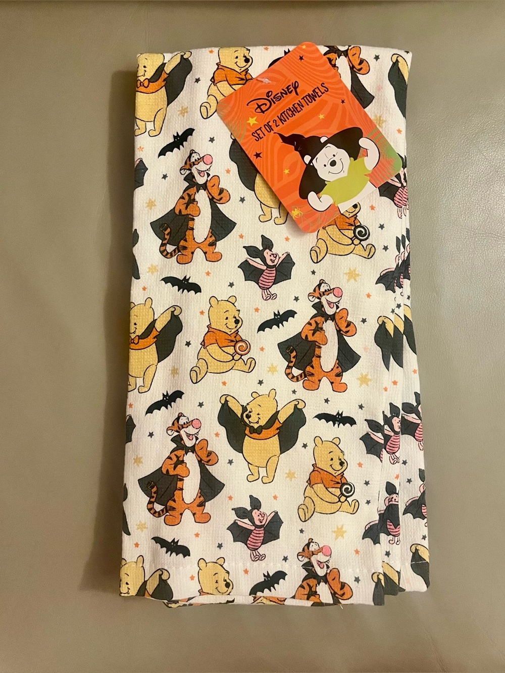 🎃Disney Halloween kitchen towels NWT- Winnie the Pooh, Tigger & Piglet w bats🦇